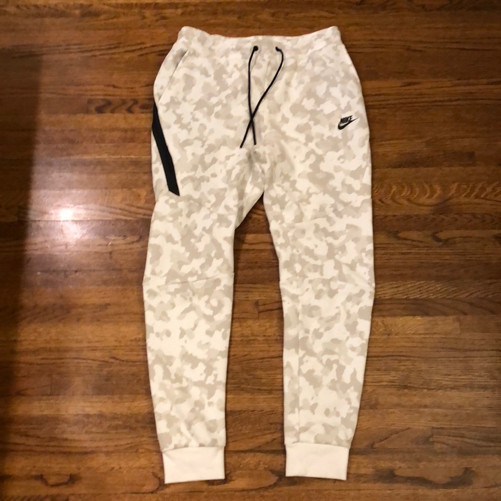 Nike men’s medium joggers